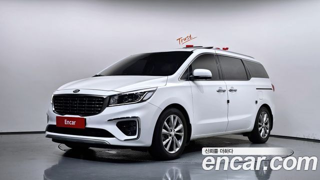 Kia Canival 2019 — photo 1