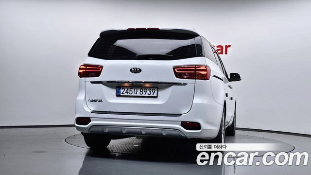 Kia Canival 2019 — photo 4