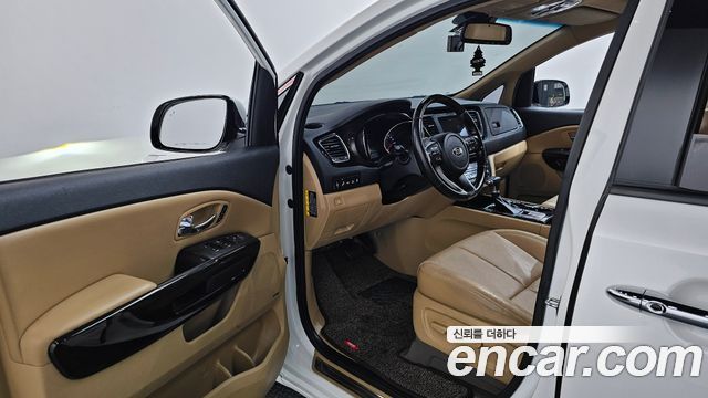 Kia Canival 2019 — photo 10