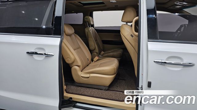 Kia Canival 2019 — photo 12