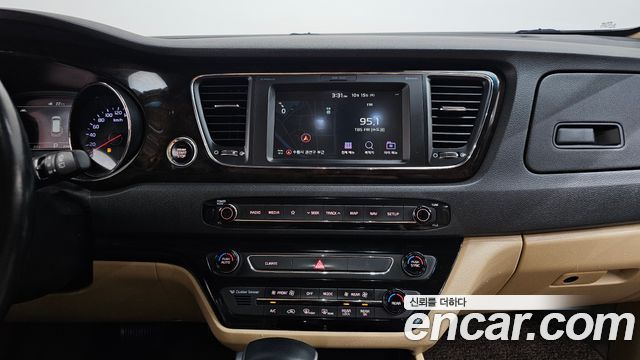 Kia Canival 2019 — photo 13