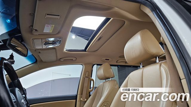 Kia Canival 2019 — photo 18