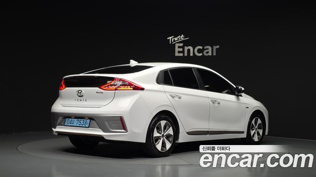 Hyundai Ioniq 2018 — photo 2