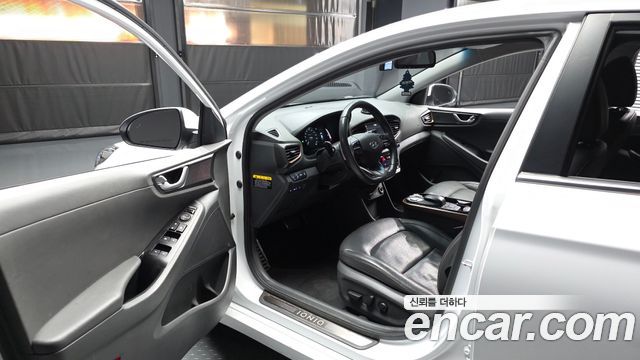Hyundai Ioniq 2018 — photo 13
