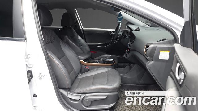 Hyundai Ioniq 2018 — photo 17
