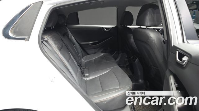 Hyundai Ioniq 2018 — photo 18
