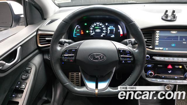 Hyundai Ioniq 2018 — photo 19