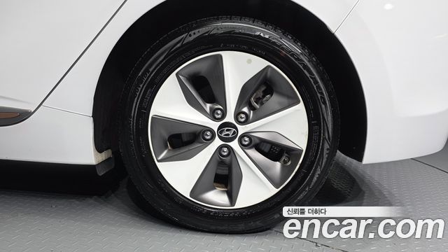 Hyundai Ioniq 2018 — photo 7