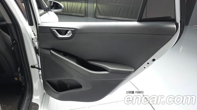 Hyundai Ioniq 2018 — photo 15