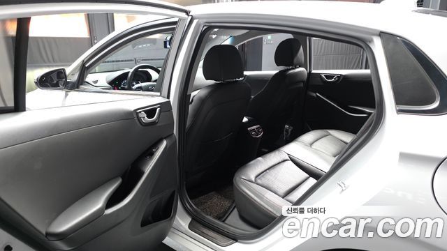 Hyundai Ioniq 2018 — photo 16