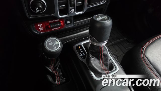 Jeep Wrangler 2018 — photo 12