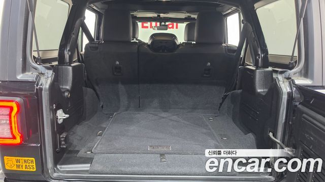 Jeep Wrangler 2018 — photo 24