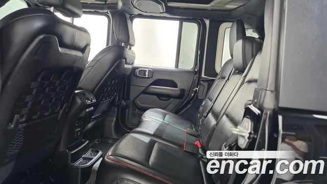 Jeep Wrangler 2018 — photo 27