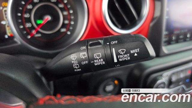 Jeep Wrangler 2018 — photo 29