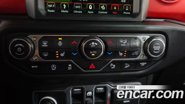 Jeep Wrangler 2018 — photo 32