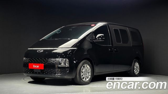 Hyundai Staria 2022 — photo 1