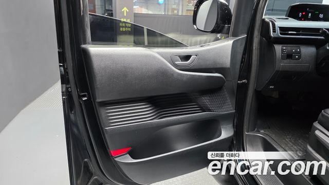 Hyundai Staria 2022 — photo 15