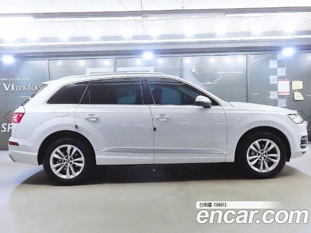 Audi Q7 2019 — photo 3
