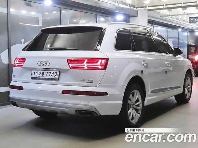 Audi Q7 2019 — photo 4