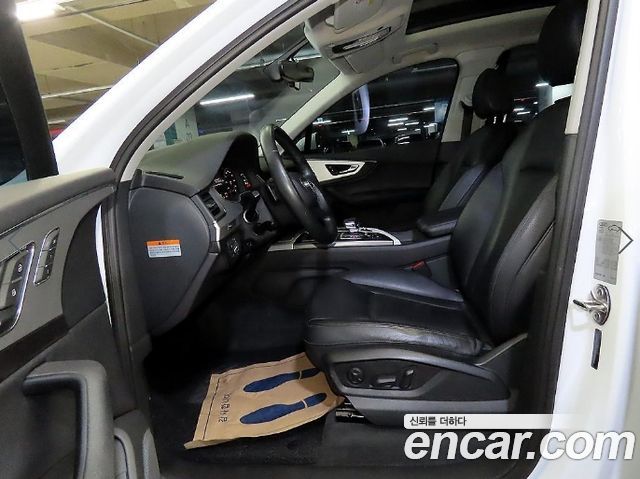 Audi Q7 2019 — photo 6
