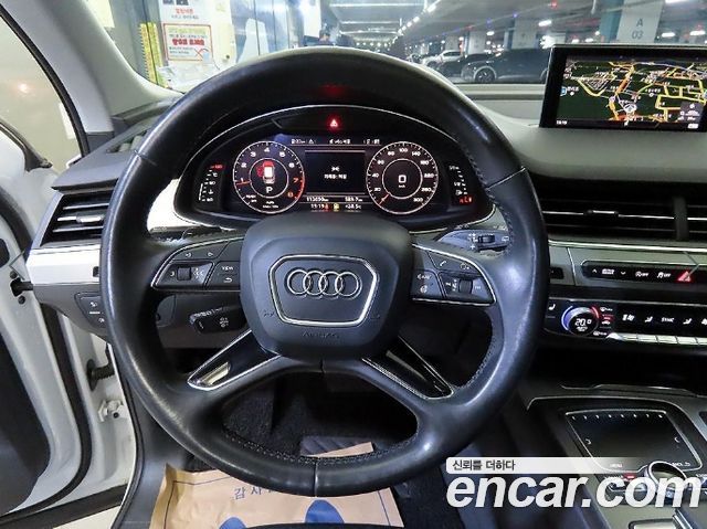 Audi Q7 2019 — photo 8