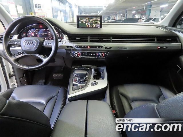 Audi Q7 2019 — photo 10