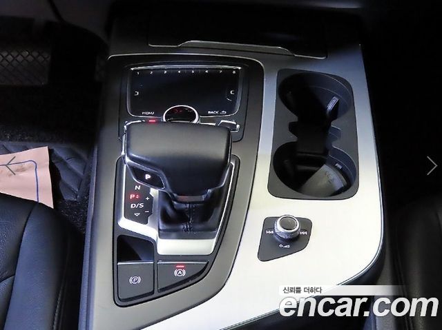 Audi Q7 2019 — photo 12