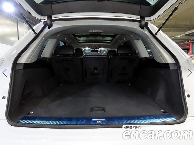 Audi Q7 2019 — photo 16