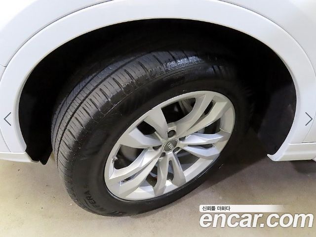 Audi Q7 2019 — photo 20
