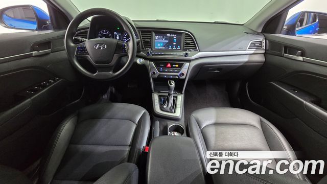 Hyundai AVANTE 2018 — photo 10