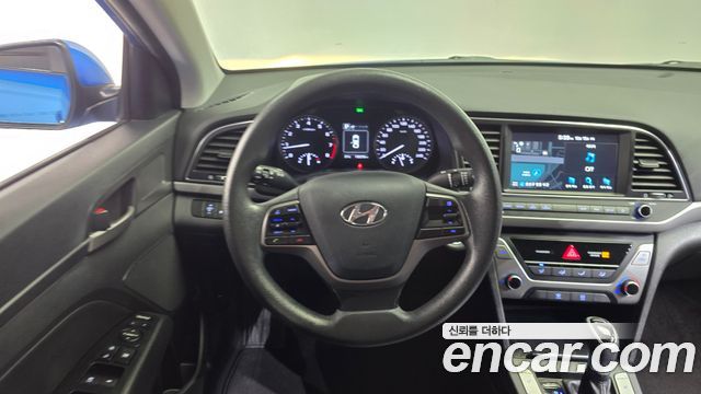 Hyundai AVANTE 2018 — photo 18
