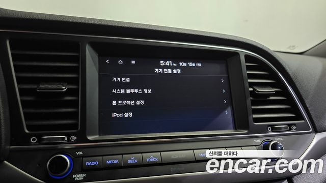 Hyundai AVANTE 2018 — photo 21