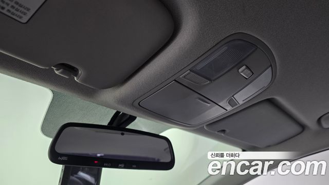 Hyundai AVANTE 2018 — photo 22