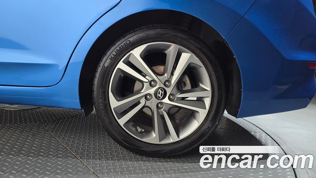 Hyundai AVANTE 2018 — photo 7