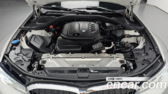 BMW 3-Series 2019 — photo 6