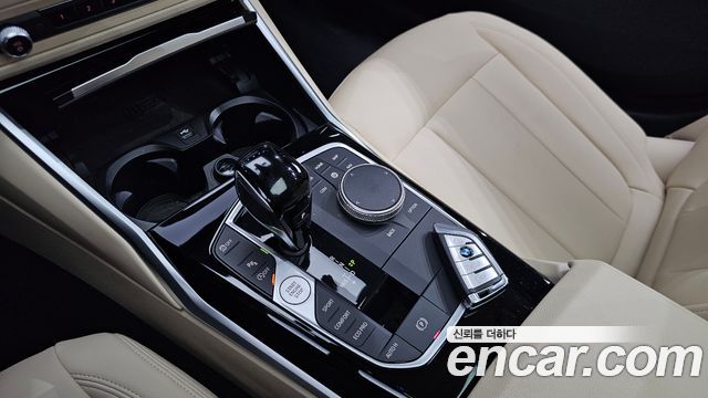 BMW 3-Series 2019 — photo 12