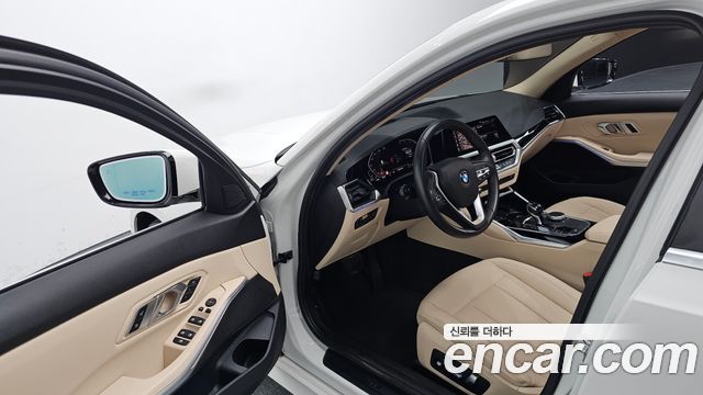 BMW 3-Series 2019 — photo 13