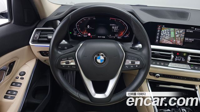 BMW 3-Series 2019 — photo 19