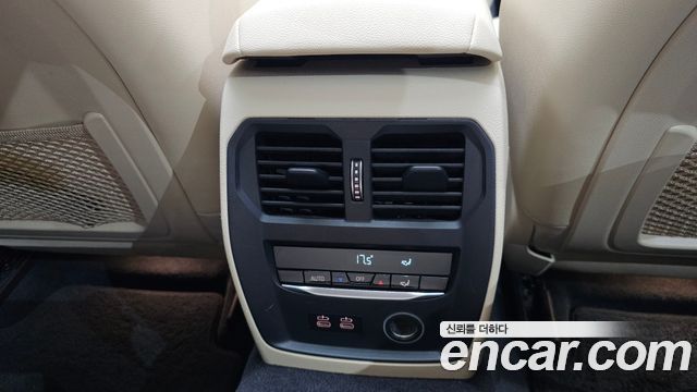 BMW 3-Series 2019 — photo 25