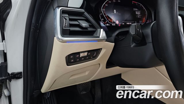 BMW 3-Series 2019 — photo 28