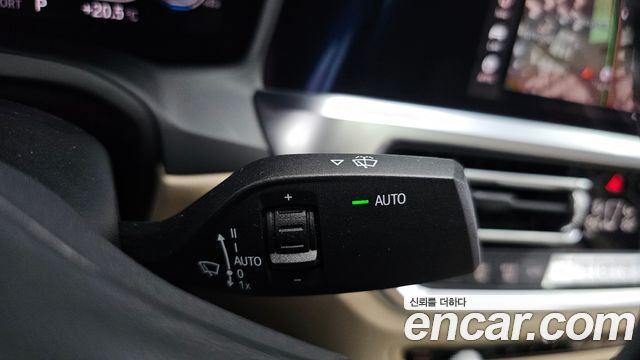 BMW 3-Series 2019 — photo 29