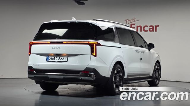 Kia Canival 2025 — photo 2