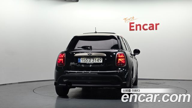 Mini Cooper 2023 — photo 4