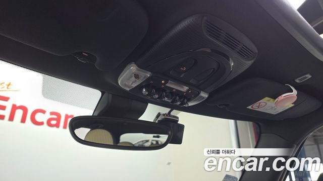 Mini Cooper 2023 — photo 25