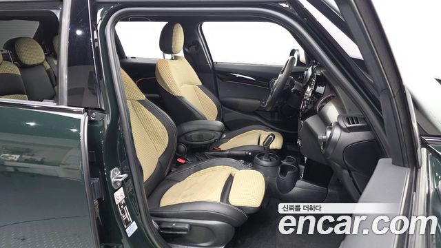 Mini Cooper 2023 — photo 16