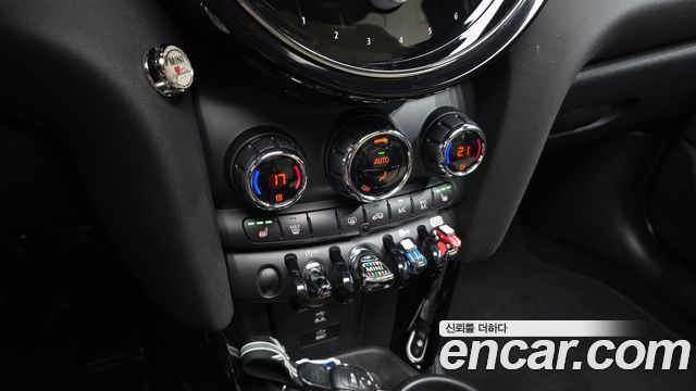 Mini Cooper 2023 — photo 27
