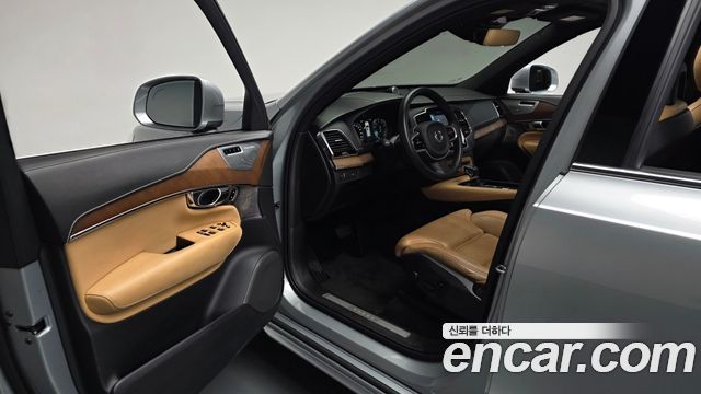 Volvo XC90 2017 — photo 13