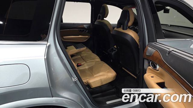 Volvo XC90 2017 — photo 18