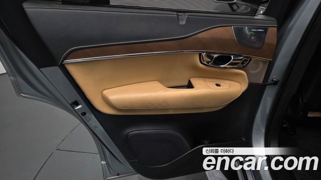 Volvo XC90 2017 — photo 15