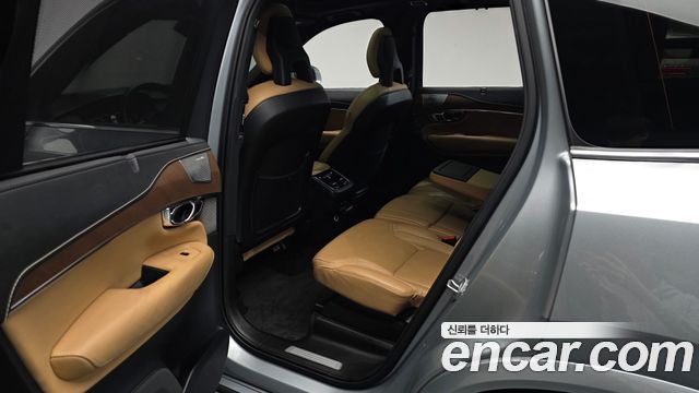 Volvo XC90 2017 — photo 16
